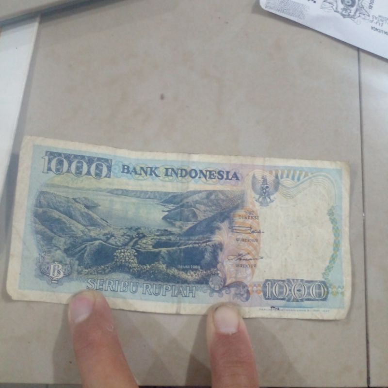 uang kertas 1000