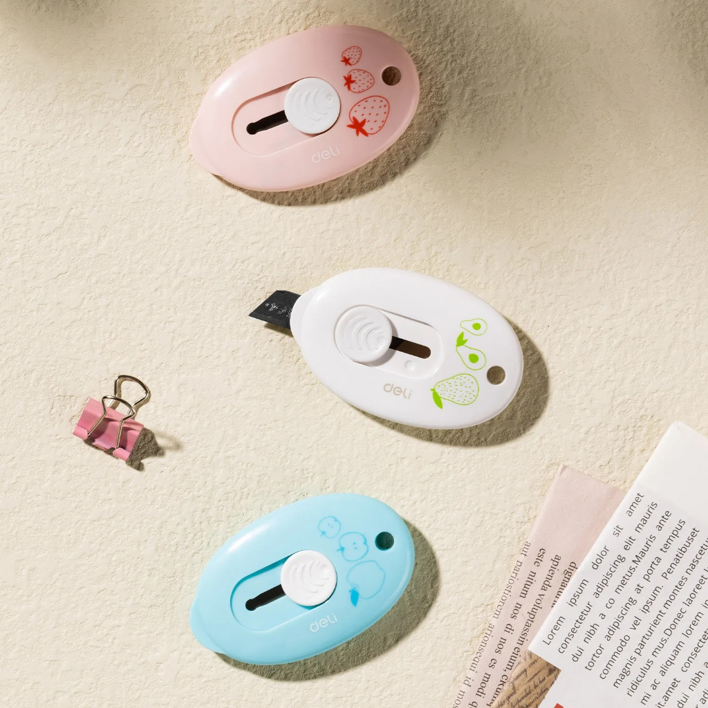 

Cutter kecil DELI Cutter mini Cutter portable cuter travel size cutter silet