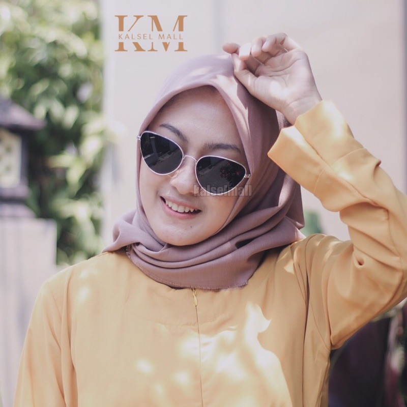 Frame Kacamata Hitam (UNISEX) WANITA PRIA Bentuk Cat Eye Horn Kucing Gaya Vintage Retro Bahan Metal Kcamata Item Korean Cat Eyes Anti UV Silau Sinar Matahari Sunglasses Eyewear Glasses Konser Pantai Jalan KCH41