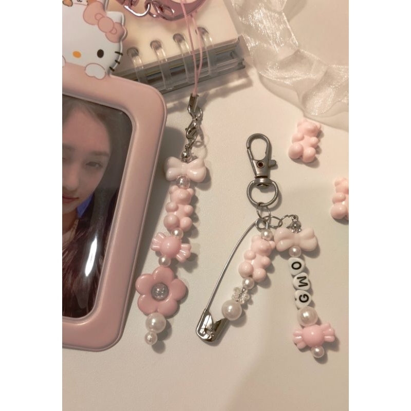 [favflowersstore] gummy bear beads keychain