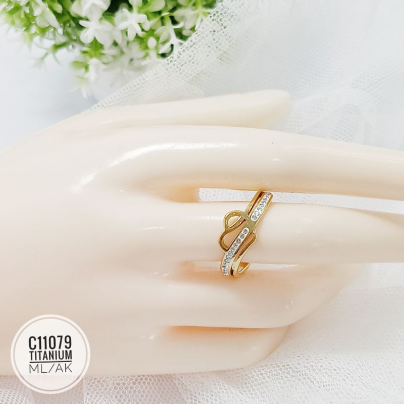 Cincin titanium love gold C11079