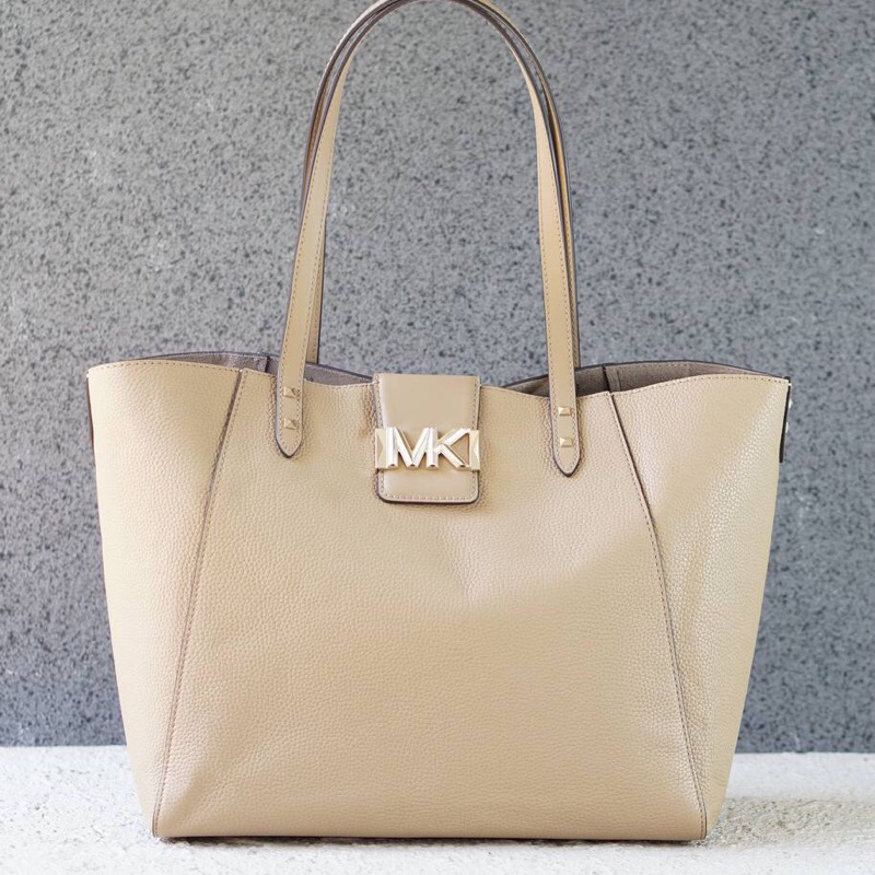 MK karlie large tote leather 32x16x27,5 cm (DB pengganti)