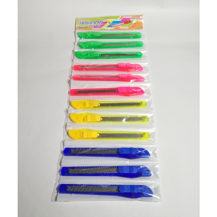 

Cutter Kecil Rencengan ( 1 Pack - 12 Pcs ) ( IRRA STORE )