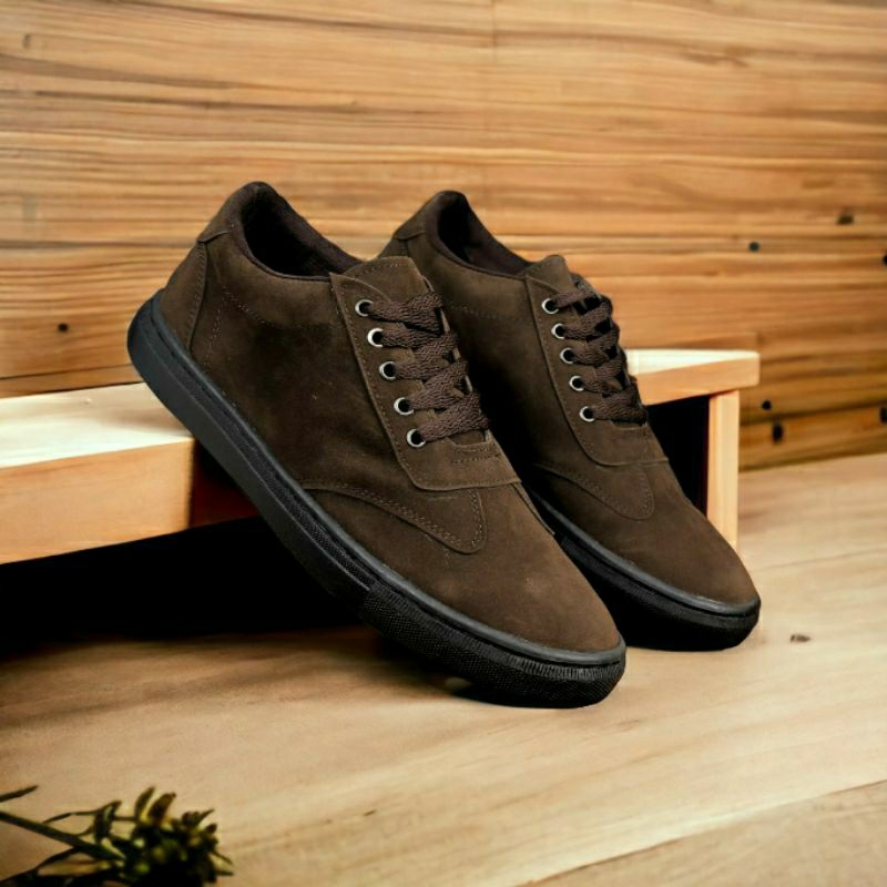 DOUMA Sepatu Sneakers Casual Pria Kulit Suede Kets Kasual Sekolah Kuliah Trendi