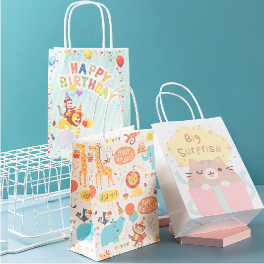 PAPER BAG KARAKTER / PAPER BAG SANRIO / PAPER BAG COUPLE  / TAS KADO / TAS KARAKTER / TAS KERTAS / GOODIE BAG ULANG TAHUN HBD KARAKTER HELLO KITTY / POMPOMPURIN / POCHACCO / CINNAMOROL / KUROMI / MY MELODY