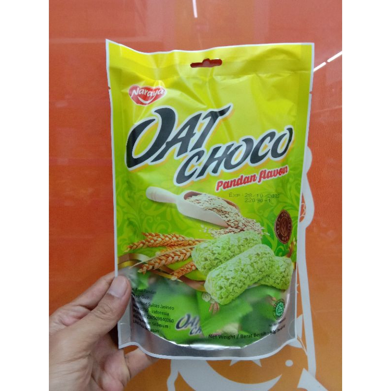 

Naraya oat choco strawberry pandan & ubi 90g