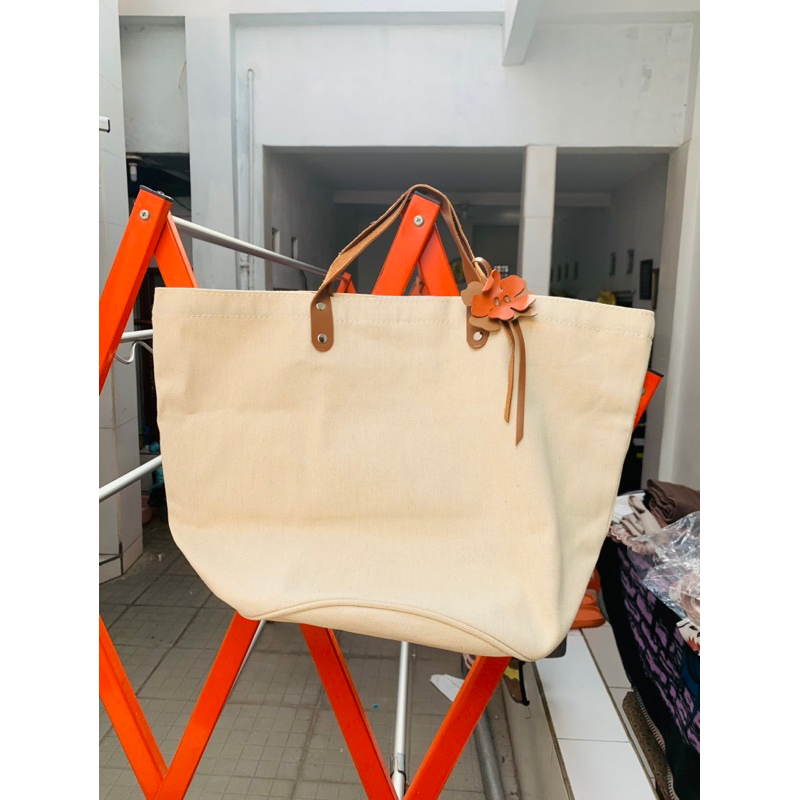 Tas Totebag Kaynn