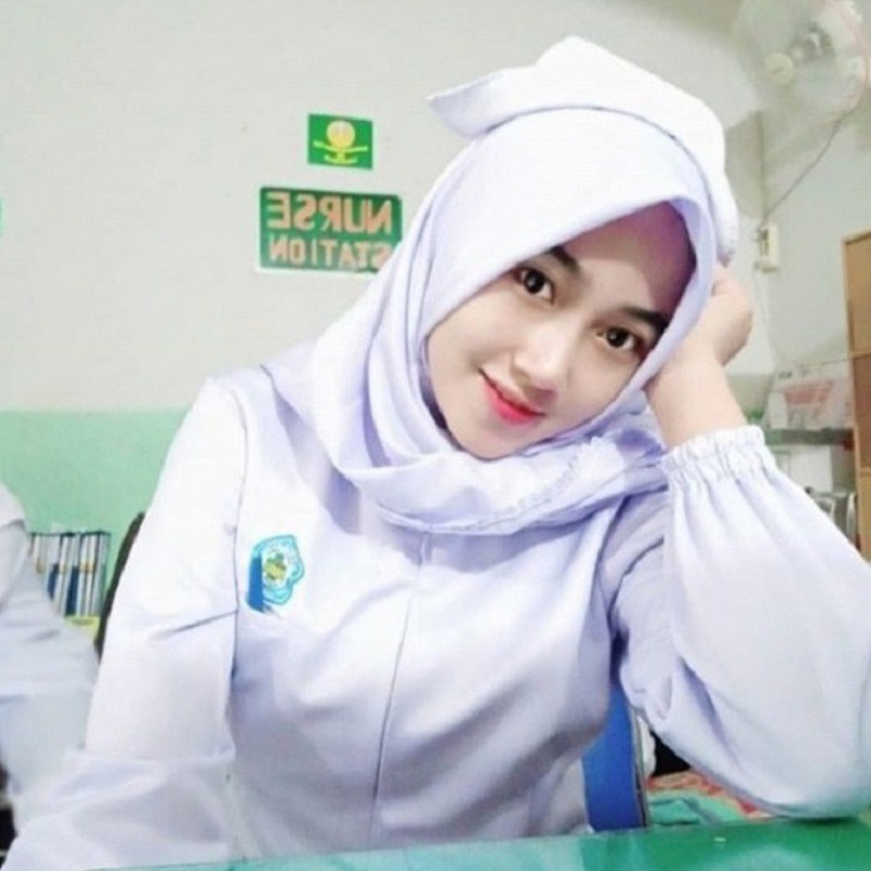 Seragam putih dinas perawat dokter bidan lengan pendek