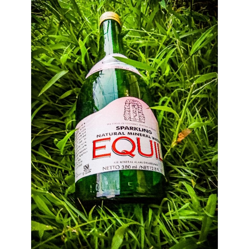 Air mineral alami EQUIL 12 Botol