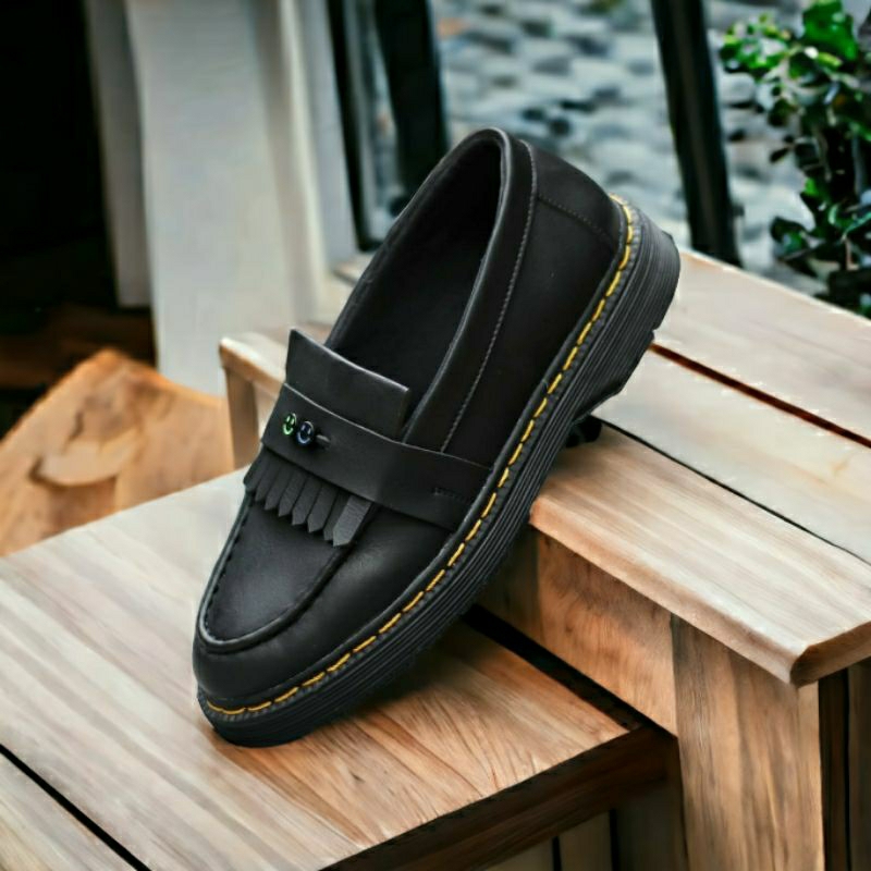 VAVIXI Sepatu Pria Penny Loafers Smile Pantofel Docmart Formal Casual Trendi Kekinian