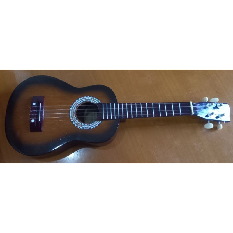 Ukulele 4 senar