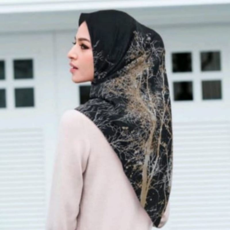 HIJABKU Hijab segiempat Voal premium motif akar Hitam