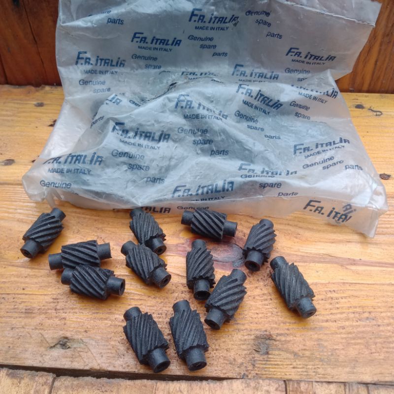 gigi nanas kilometer speedometer Vespa PX lama new old stock