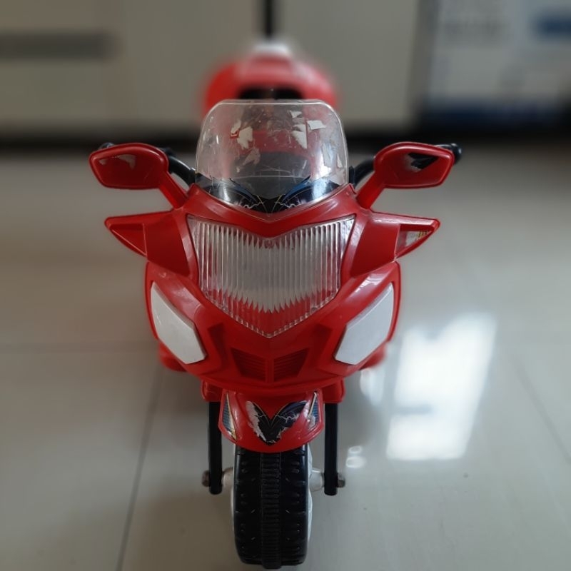 yotta toys motor mainan anak bekas/preloved pakai aki.