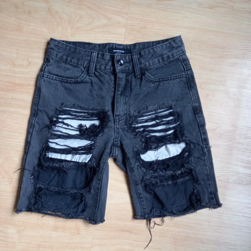 ripped jeans pendek preloved