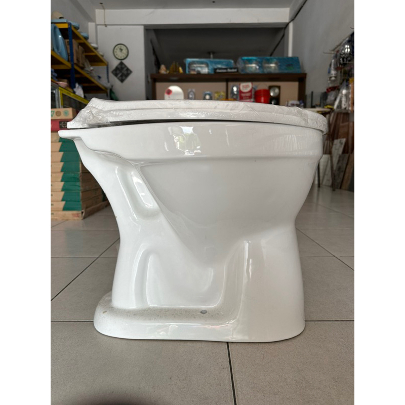 Kloset duduk siram / kloset duduk tanpa tangki / closet duduk volk