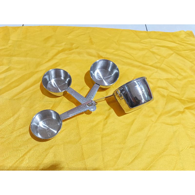 Sendok Takar Set Stainless 1 Cup , 1/2 Cup ,1/3 Cup, 1/4 Cup ( 60ml ,80ml,120ml ,235ml )