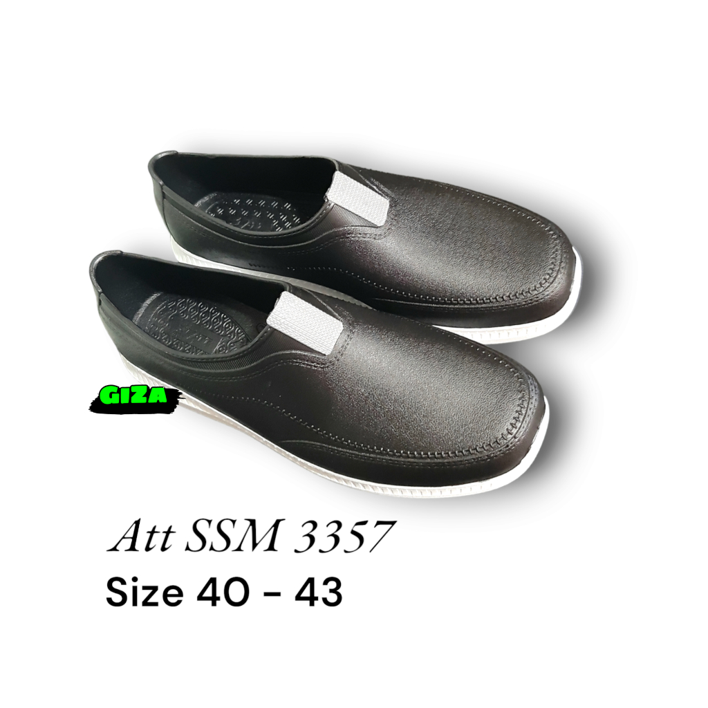 Sepatu Karet Pria Anti Air Ringan Elastis Tidak Licin Model Slip On Bahan Karet PVC Sole Injection