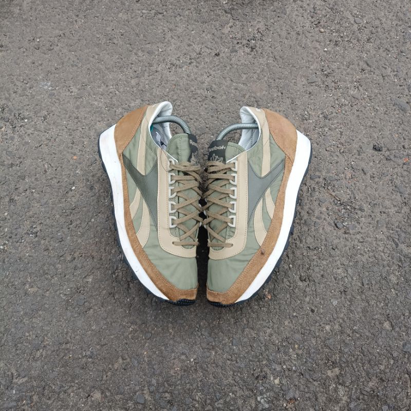 Reebok Aztec green army