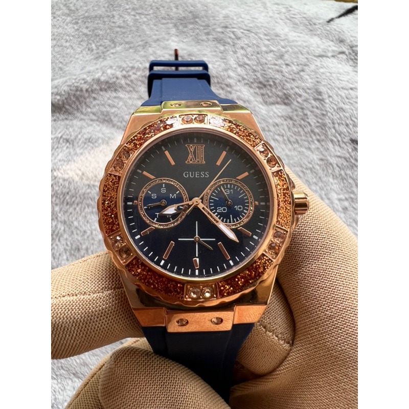 JamTanganWanita Guess W0325L8OriginalAuthentic100% Jam Tangan Wanita Guess W0325L8 Strap Rubber Spor