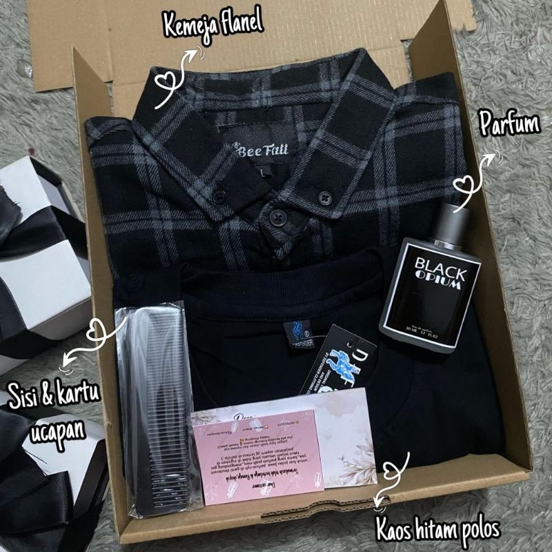 

(Bisa Cod ) hadiah pernikahan / kado anniversary / kado ulang tahun cowok / hadiah valentine / hadiah wisuda / Hampers cowok / gift box cowok / bingkisan kado / hadiah / kado cowok / Hampers murah / Hampers