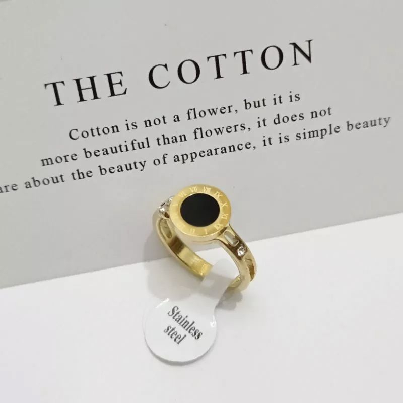 Cincin Titanium Diamond Black Romawi Wanita Anti Karat