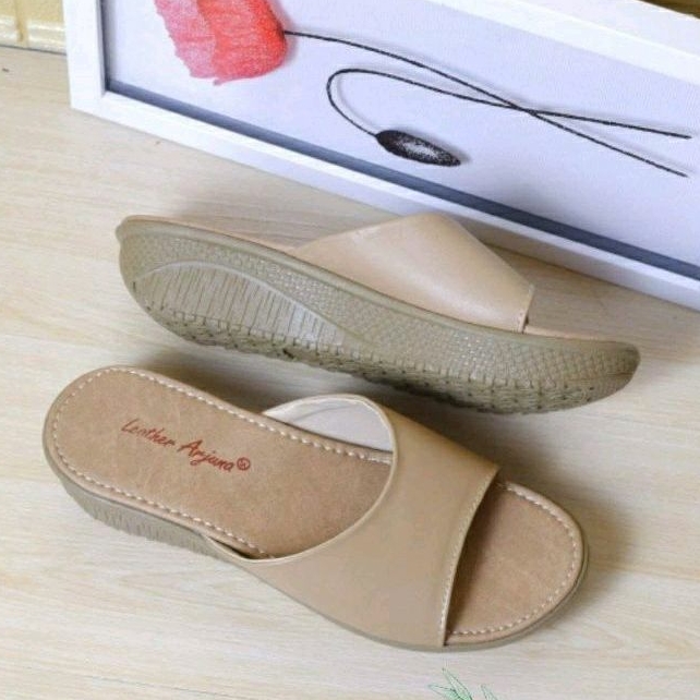 Sandal Kulit Wedges Wanita