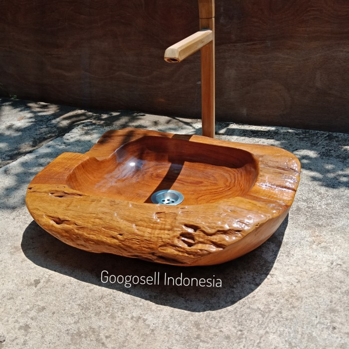 Wastafel cuci tangan yang unik naturak akar kayu