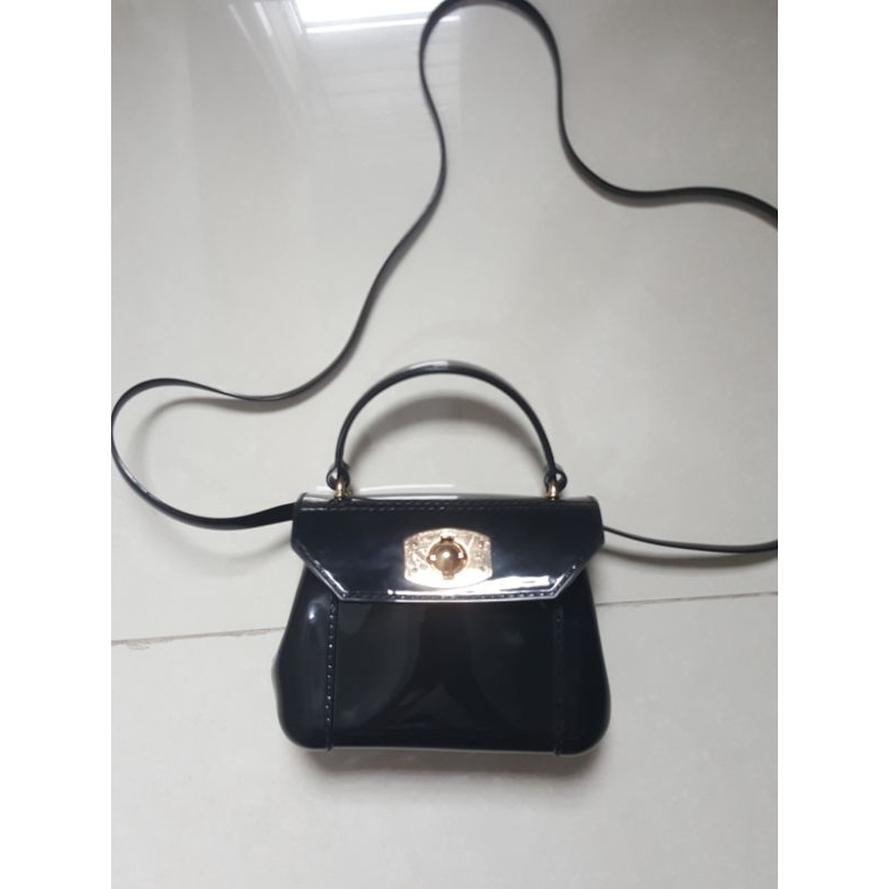 PRELOVED MINI JELLY BLACK SLINGBAG / TAS SELEMPANG MINI JELLY HITAM / TAS ANAK