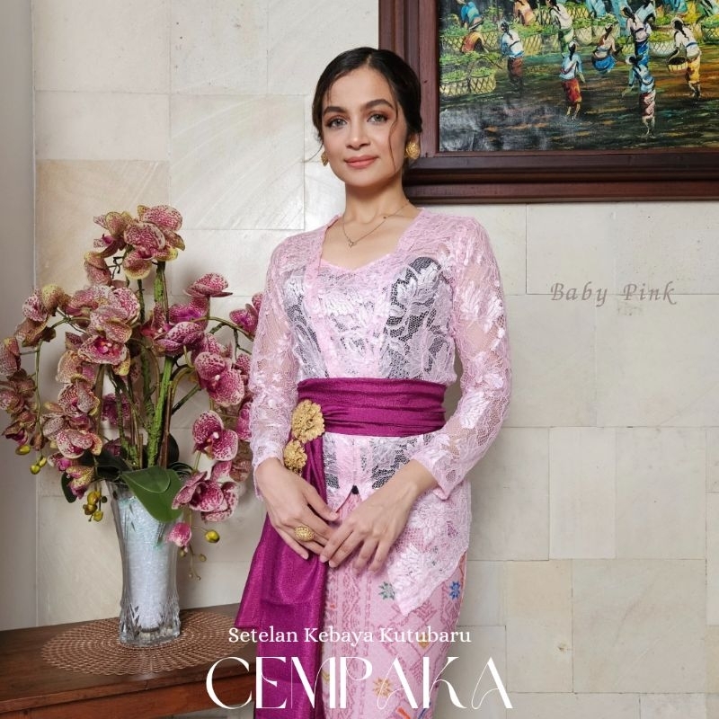 Setelan Kebaya Kutubaru Brokat Semifrance Metalic Glossy Lengan Panjang Cempaka