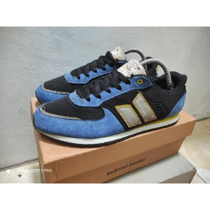 Macbeth Fischer Blue Yellow Era Tom