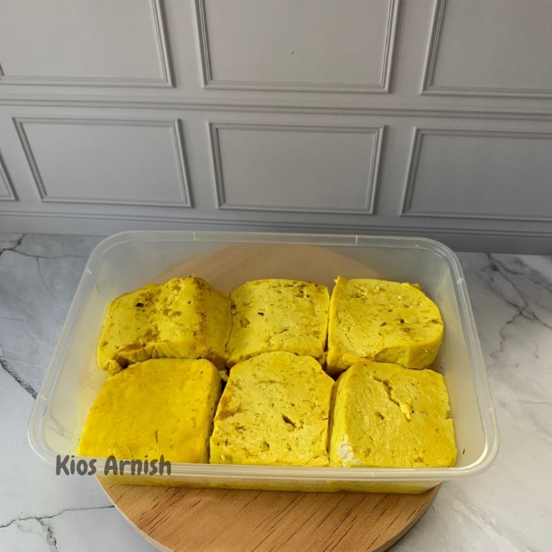 

KIOS ARNISH - TAHU UNGKEP BUMBU KUNING SIAP MASAK ISI 6 POTONG