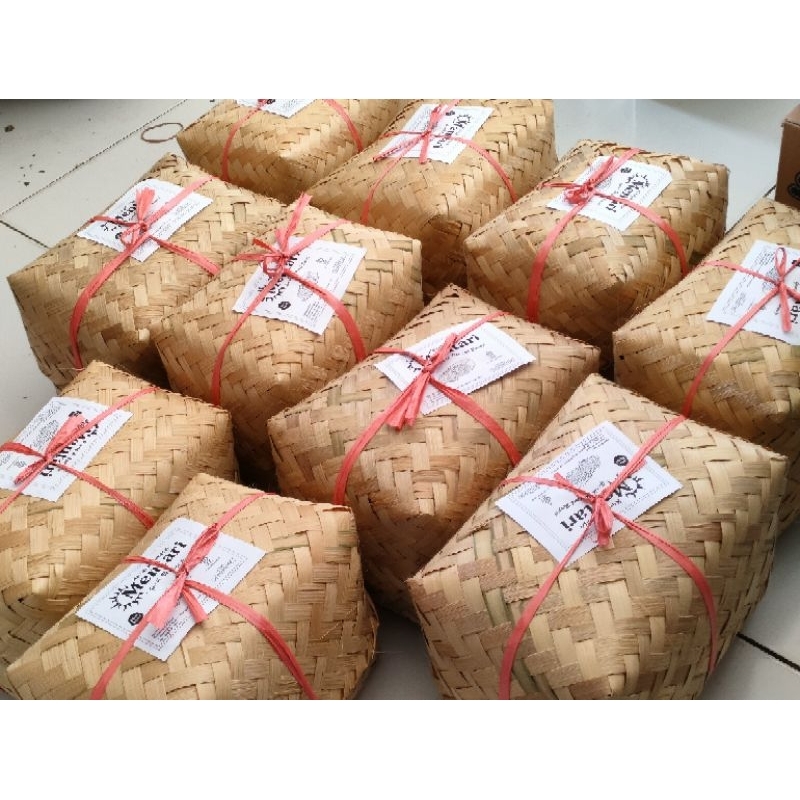 

Kripik tempe asli ngawi.. Super renyahhh isi 10bungks kecil.