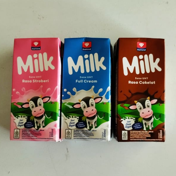 

Diamond Susu UHT 200ml Susu Rasa Stroberi, Full Cream, dan Coklat