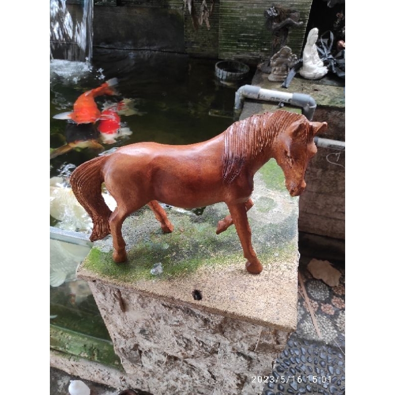 PATUNG KUDA DARI KAYU SWAR UKURAN 30 CM