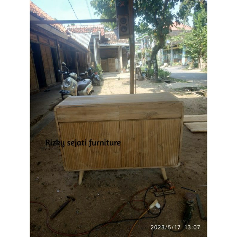 lemari sepatu model salur kayu jati grade A
