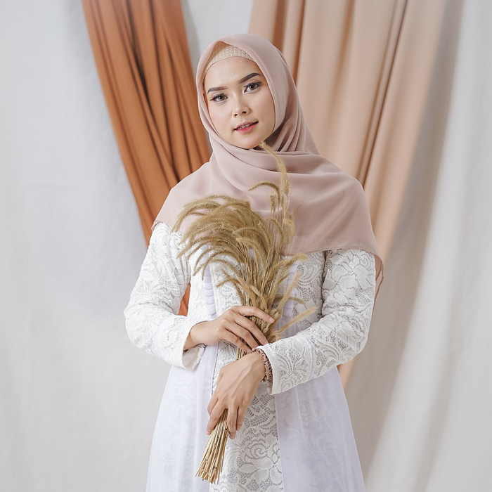 A484-A513 BELLA SQUARE KERUDUNG jilbab segi empat paris polos premium hijab pakaian muslim wanita fashion perempuan muslimah muslim islam laudya cynthia double hycon jalan resmi