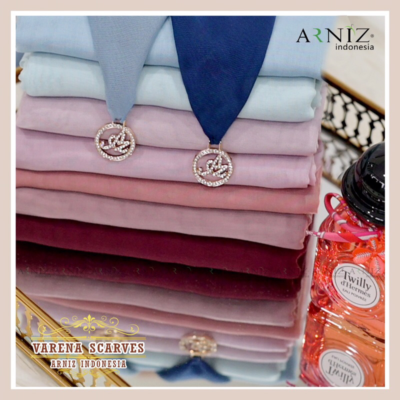 Varena Scarves/segi empat ori by Arniz Collection