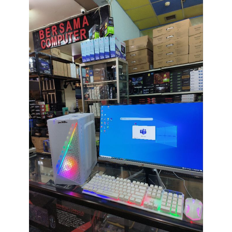 Pc gaming core i7 Ram 16gb vga 2 gb hdd 500 gb monitor 24 in FulHD Siap pakai