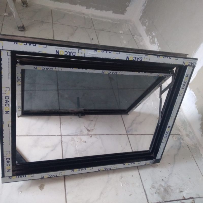 kusen daun jendela aluminium ukuran 100cm x 60 tinggal pasang