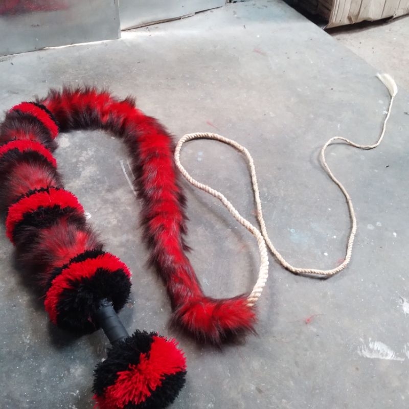pecut wiroyudo fariasi bulu boneka ukuran 3 metr