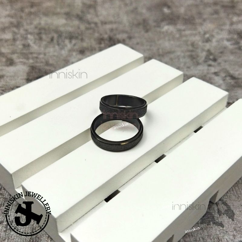 Cincin Stainless Steel Hitam Pasir / Cincin Titanium Black Blink