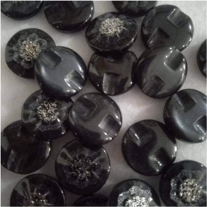 Kancing Hias Warna Hitam uk 24mm & 28mm [eceran]