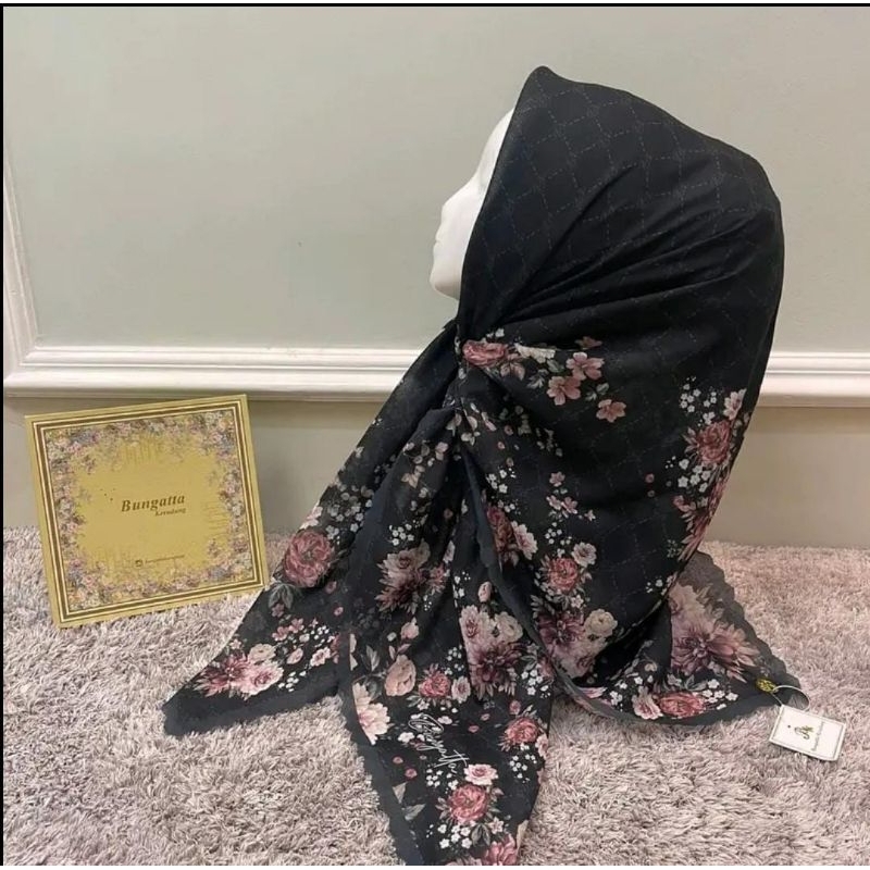 HIJAB SEGIEMPAT MELATYAN BY BUNGATTA