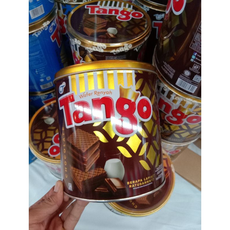 

Tango wafer kaleng 240g