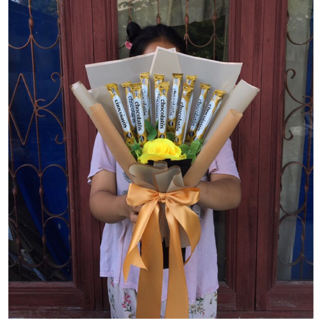 BUKET BUNGA SNACK MURAH FREE PACKING DUS ULTAH WISUDA