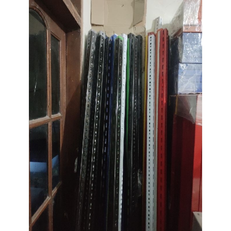 besi siku lubang tebal  50cm