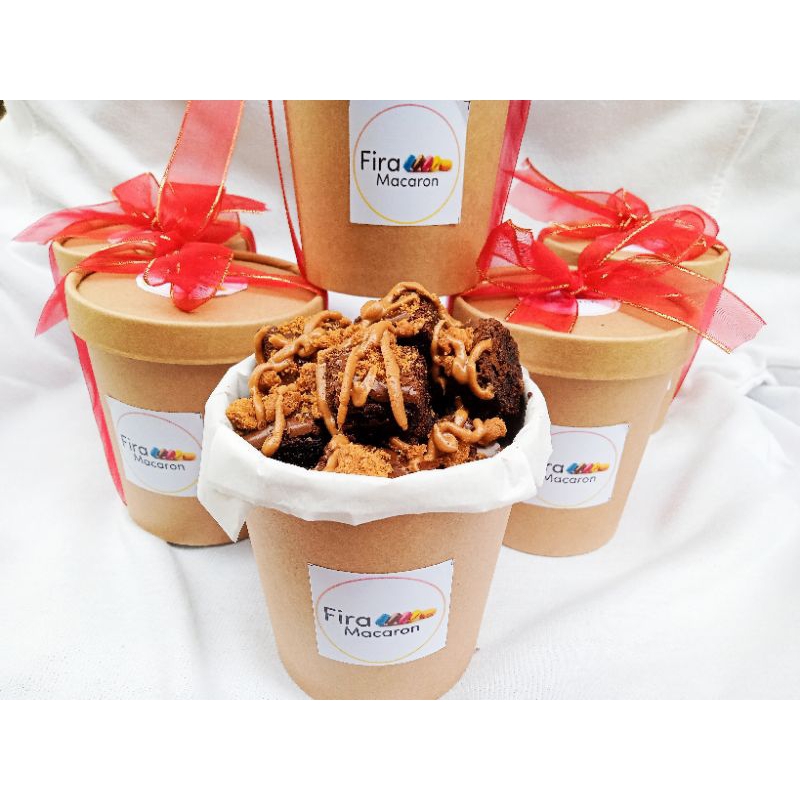 

fudgy brownies bites cup