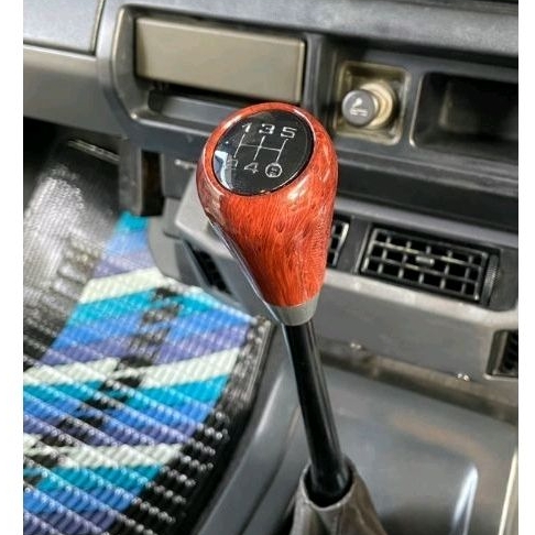 TUAS KNOB GEAR PERSNELING SHIFT KNOP MOBIL MANUAL UNIVERSAL MOTIF CARBON DAN KAYU WOOD