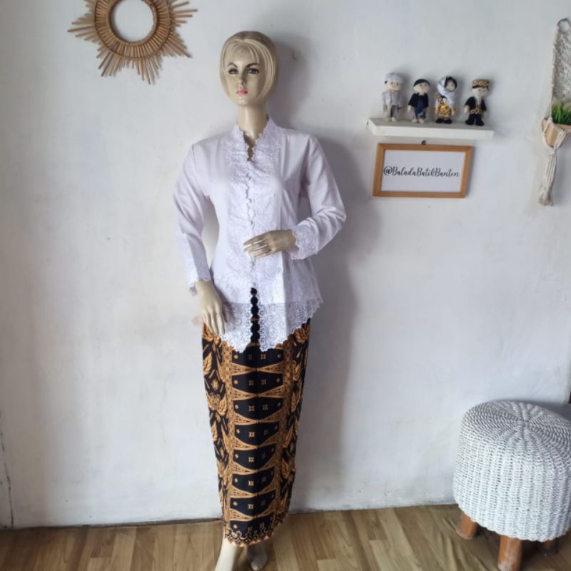 Kebaya Bordir Putih Plus Rok